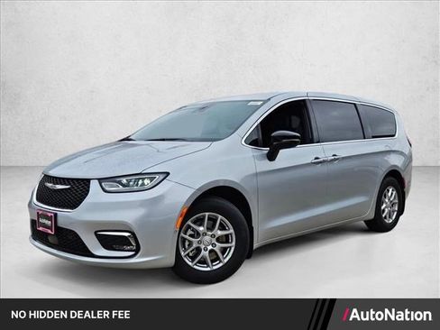 New 2026 Chrysler Pacifica Select FWD image 1