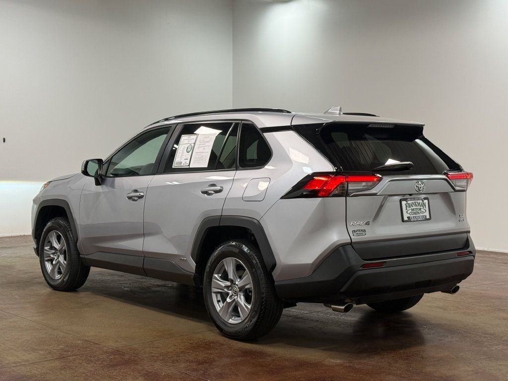 Used 2025 Toyota RAV4 XLE AWD/4WD image 5