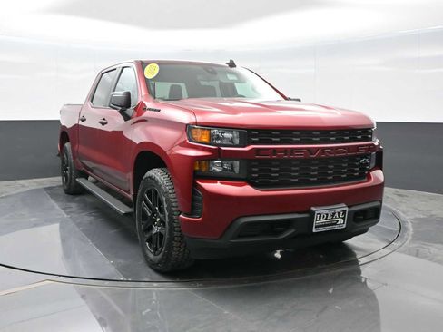 Used 2021 Chevrolet Silverado 1500 Custom w/ LPO, Dark Essentials Package image 2