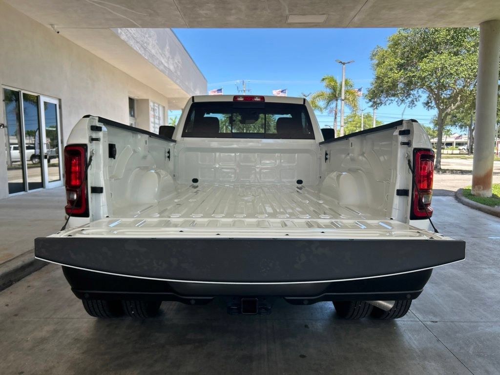 Used 2025 RAM 3500 Tradesman AWD/4WD image 30