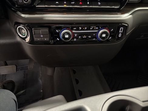 New 2026 Chevrolet Silverado 1500 RST w/ Dark Appearance Package image 28