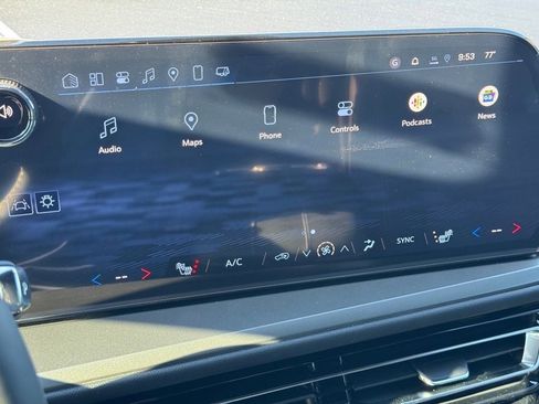 New 2025 Chevrolet Traverse LT w/ LPO, Floor Liner Package image 19