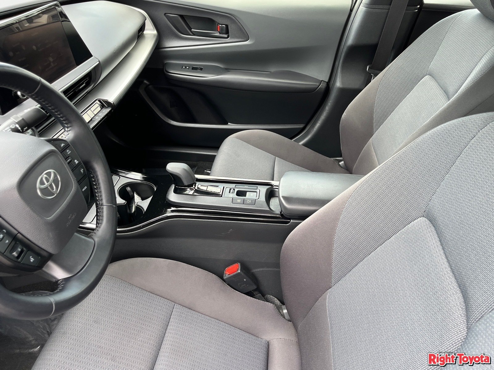 Certified 2024 Toyota Prius LE FWD image 21