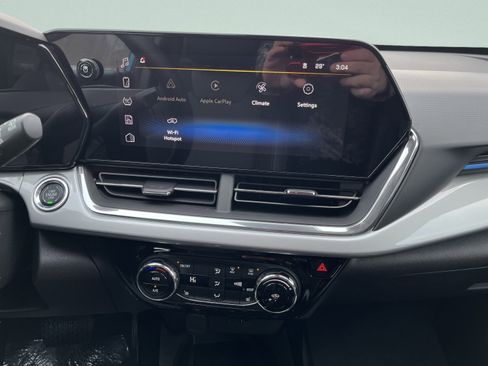 New 2026 Chevrolet Trax LT w/ Sunroof Package image 30