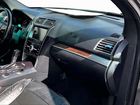 Used 2016 Ford Explorer Limited image 15