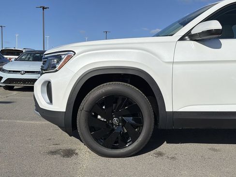 New 2026 Volkswagen Atlas SE FWD image 9