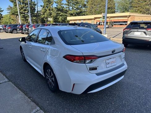 Used 2022 Toyota Corolla LE image 5
