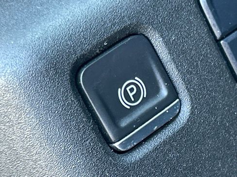 Used 2024 Chevrolet Silverado 2500 LT image 63