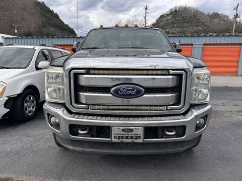 Used 2015 Ford F250 Lariat w/ Lariat Ultimate Package image 2