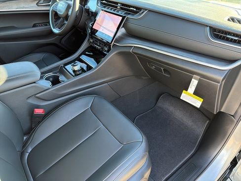 New 2025 Jeep Grand Cherokee L Limited image 33