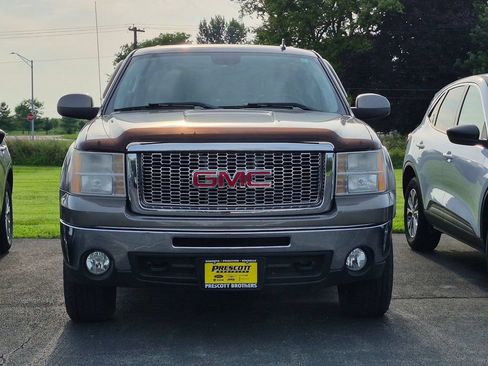 Used 2013 GMC Sierra 1500 SLT w/ SLT Convenience Package AWD/4WD image 2