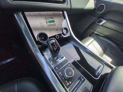 Used 2019 Land Rover Range Rover Sport HSE image 22