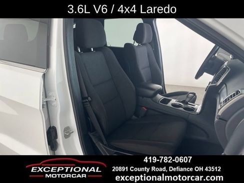 Used 2020 Jeep Grand Cherokee Laredo AWD/4WD image 47
