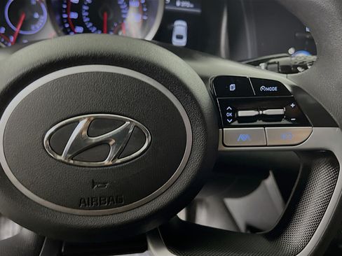 Used 2021 Hyundai Elantra SEL FWD image 19