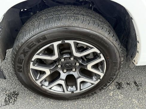 Used 2026 RAM 1500 Laramie AWD/4WD image 9