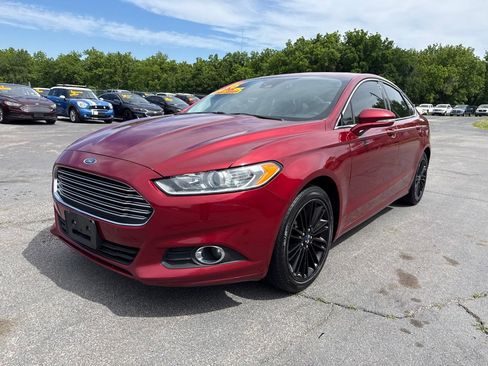 Used 2016 Ford Fusion SE w/ Equipment Group 202A FWD image 2