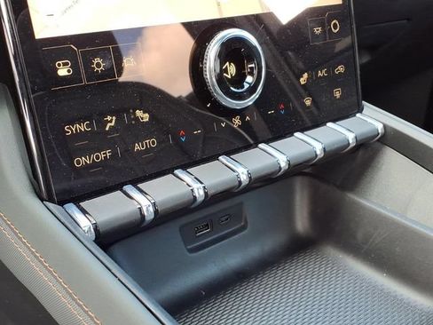 New 2026 GMC Terrain AT4 w/ Technology Package II AWD/4WD image 19