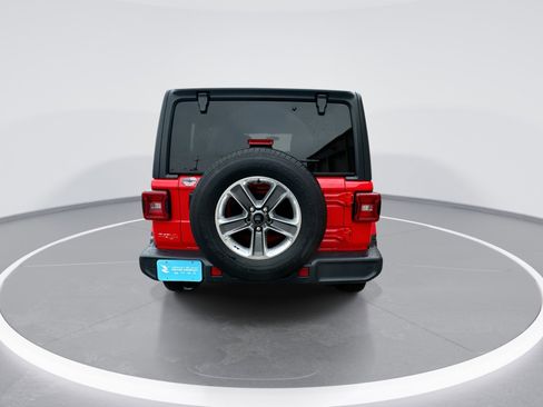 Used 2019 Jeep Wrangler Unlimited Sahara w/ Safety Group image 7