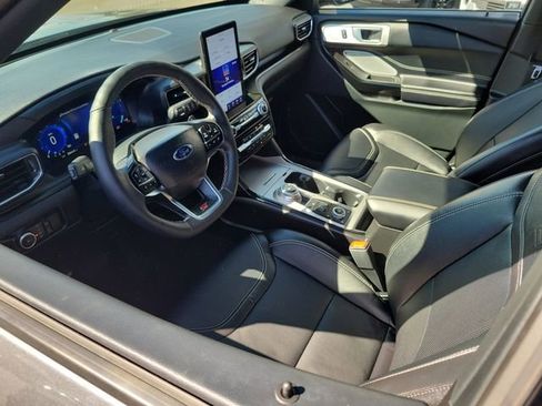 Certified 2023 Ford Explorer ST w/ Equipment Group 401A image 3