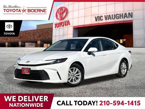 Certified 2025 Toyota Camry LE image 1