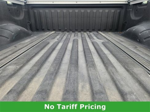 Used 2018 Nissan Titan SV w/ SV Convenience Package image 30