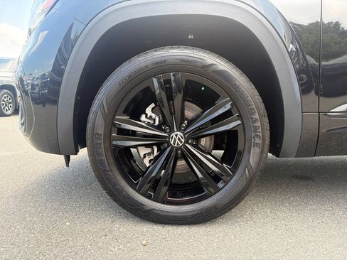 Used 2023 Volkswagen Atlas SEL R-Line AWD/4WD image 11