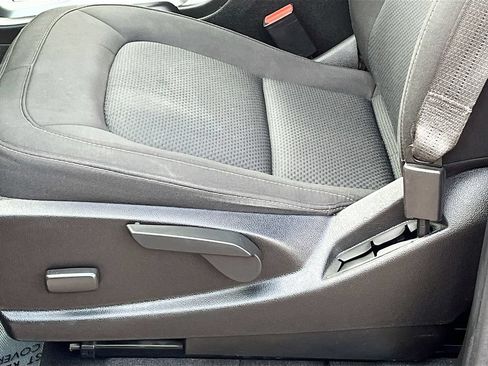 Used 2021 Chevrolet Colorado LT w/ Chrome Appearance Package AWD/4WD image 18