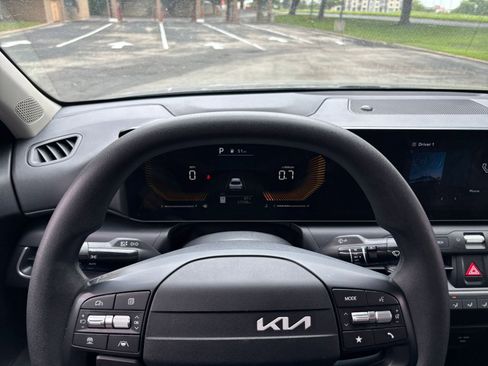 Used 2025 Kia K4 FWD image 29