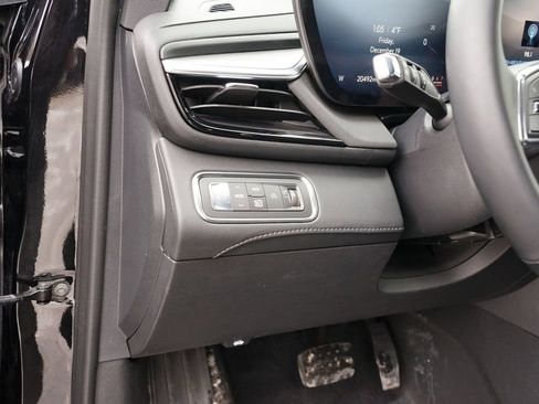 Used 2025 Buick Enclave Preferred image 17