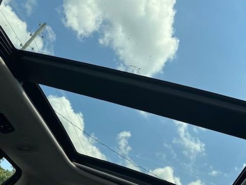 Used 2018 Chrysler Pacifica Limited w/ Advanced Safetytec Group image 21