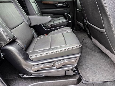 Certified 2025 GMC Yukon XL Denali w/ Sun & Power Step Package AWD/4WD image 46