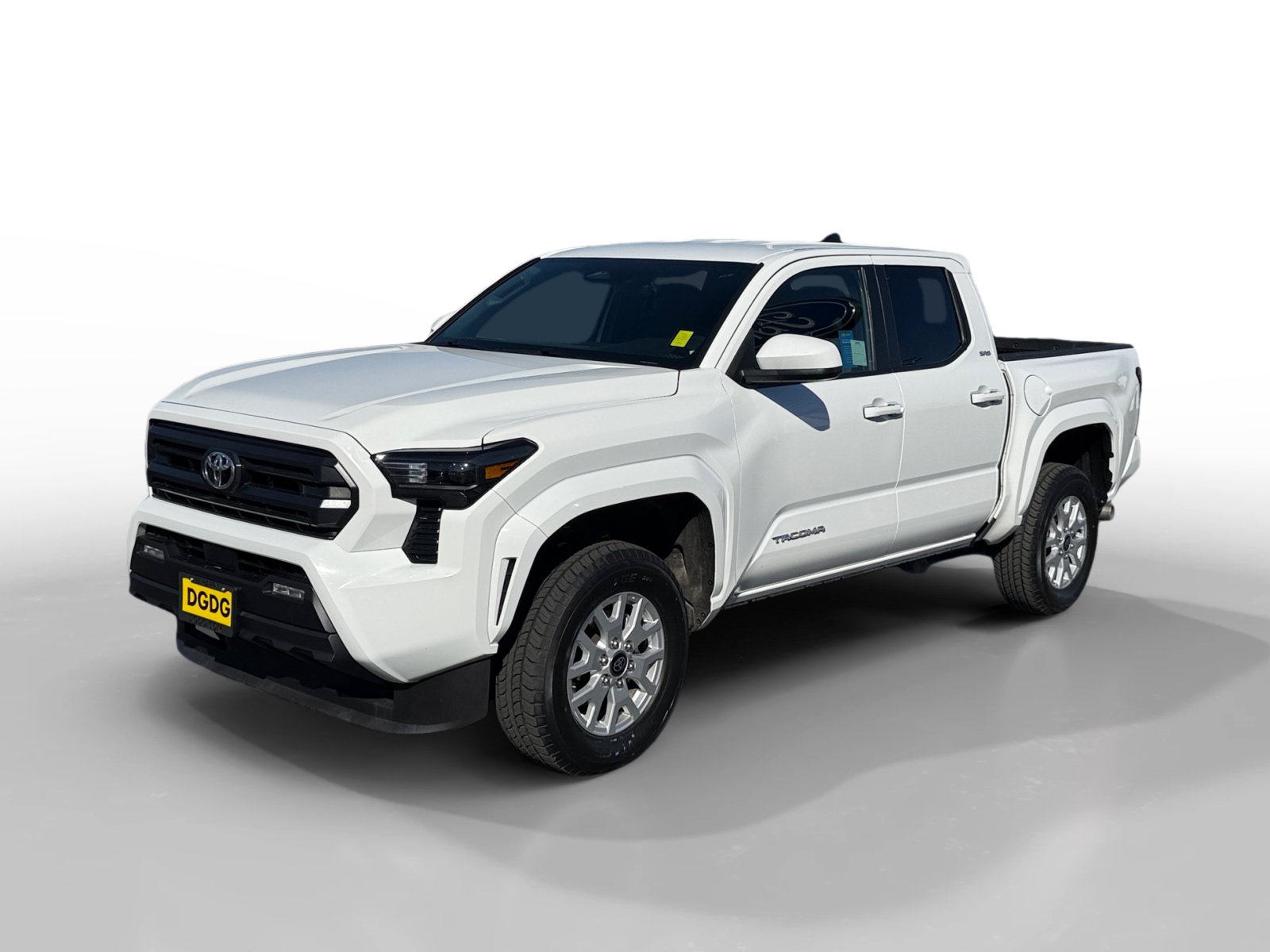 Used 2025 Toyota Tacoma SR5 AWD/4WD image 1