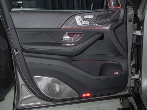 New 2026 Mercedes-Benz Maybach GLS 600 4MATIC image 9