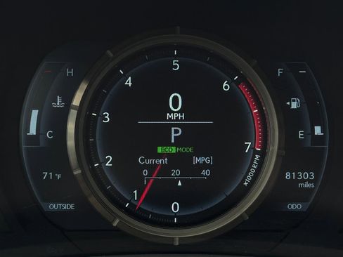 Used 2016 Lexus IS 200t w/ F Sport Package RWD image 13