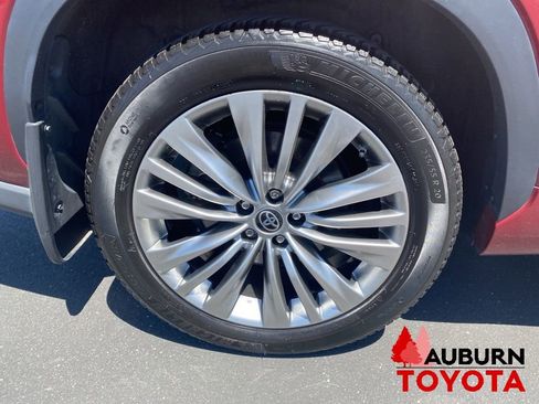 Used 2022 Toyota Highlander Platinum AWD/4WD image 10