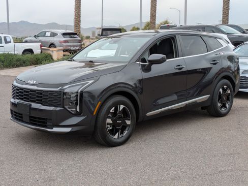 Used 2026 Kia Sportage LX image 7