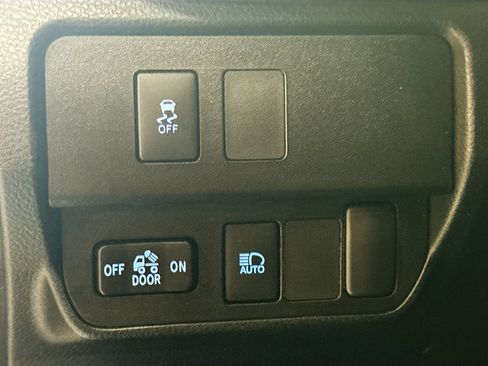 Used 2020 Toyota Tacoma SR5 RWD image 12