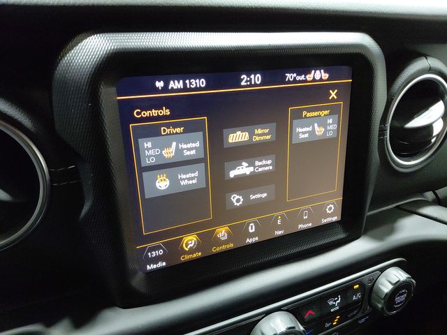 Used 2020 Jeep Gladiator Overland w/ Dual Top Group AWD/4WD image 34