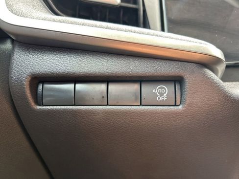 Used 2025 Nissan Kicks SV FWD image 28