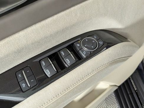 Used 2021 Cadillac Escalade ESV Sport Platinum image 17