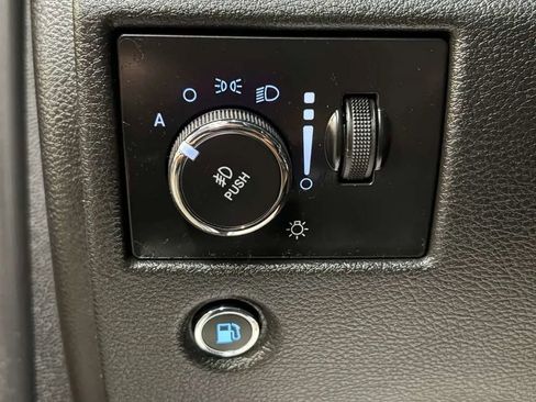 Used 2018 Jeep Grand Cherokee Limited AWD/4WD image 32