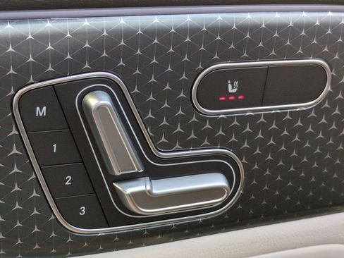 Used 2025 Mercedes-Benz GLB 250 GLB 250 image 22