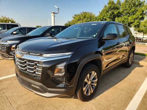 Used 2026 Chevrolet Equinox LT FWD image 3
