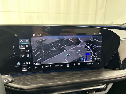 Used 2025 Audi Q5 Premium w/ Convenience Package image 16