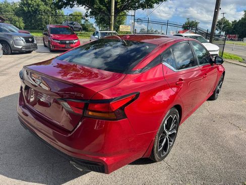 Used 2024 Nissan Altima 2.5 SR FWD image 6