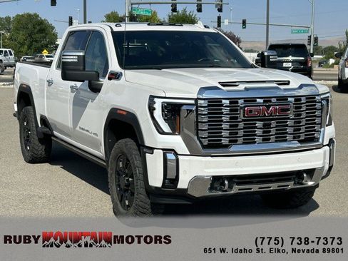 Used 2024 GMC Sierra 3500 Denali w/ Denali Reserve Package AWD/4WD image 1