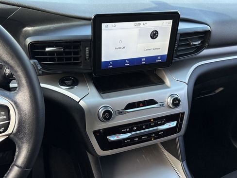 Used 2022 Ford Explorer XLT RWD image 20