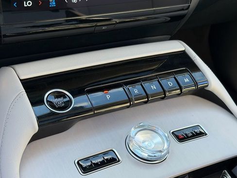 New 2026 Lincoln Navigator Reserve AWD/4WD image 15