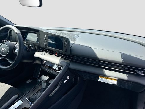 New 2026 Hyundai Elantra Sport FWD image 21