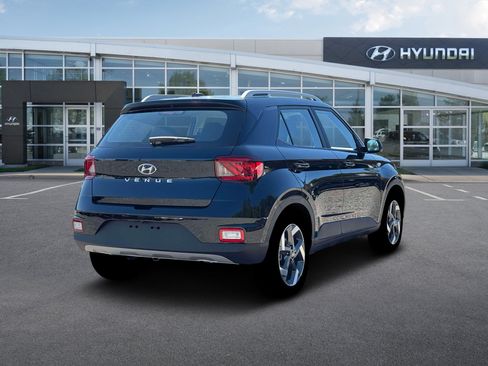 New 2026 Hyundai Venue SEL FWD image 7